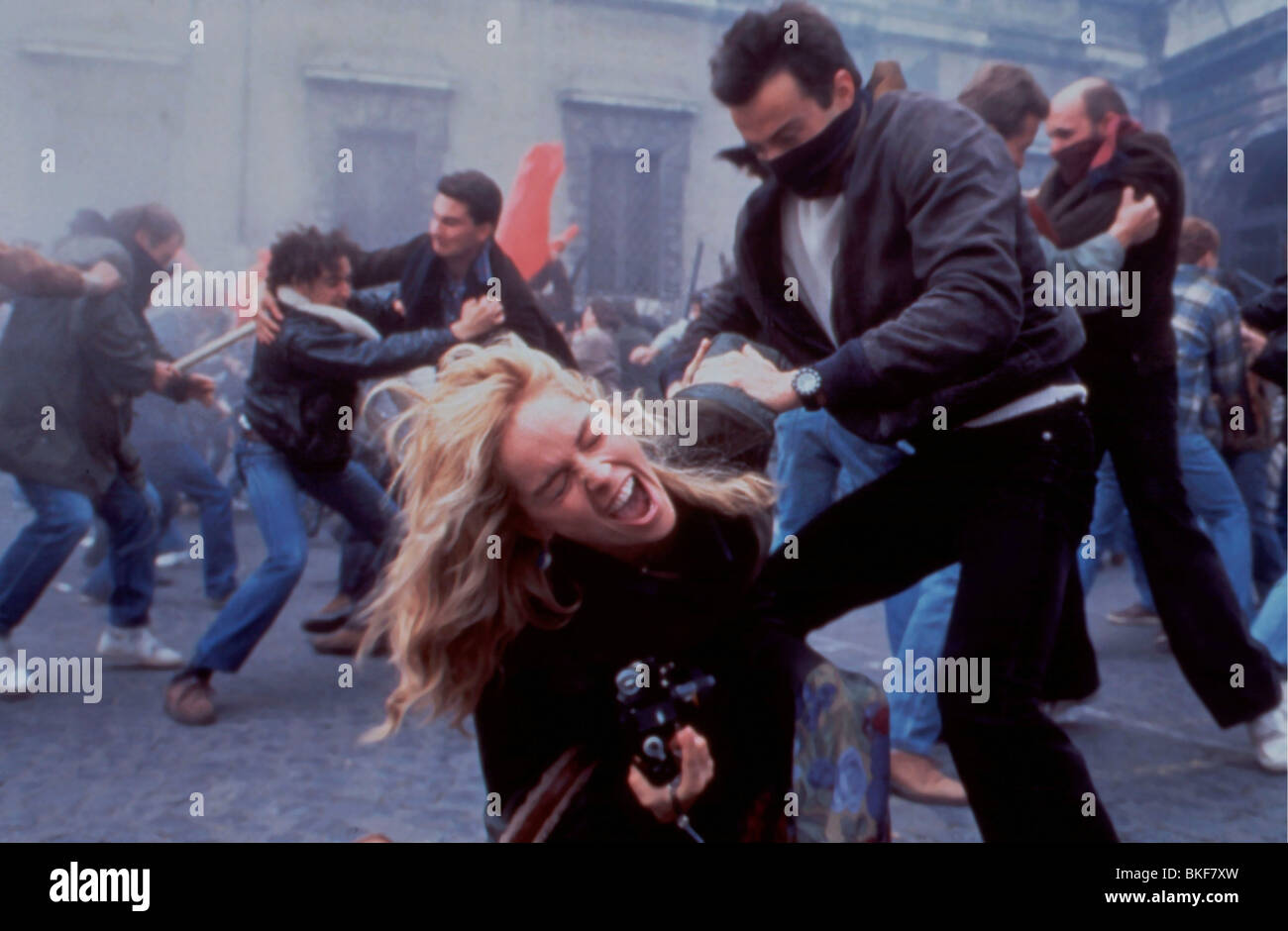 Année de l'arme (1991) SHARON STONE 023 YOTG Banque D'Images