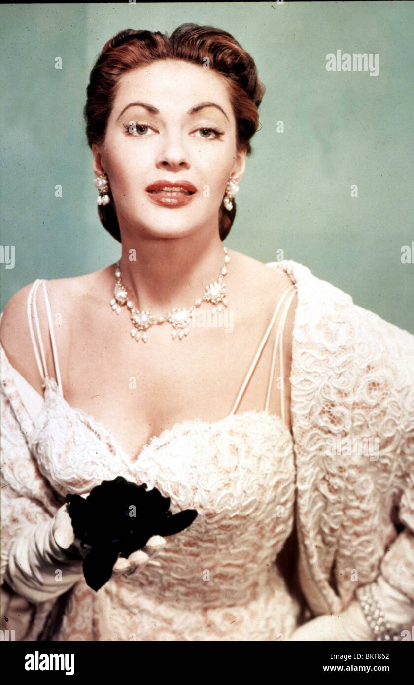 PORTRAIT D'Yvonne de Carlo Banque D'Images