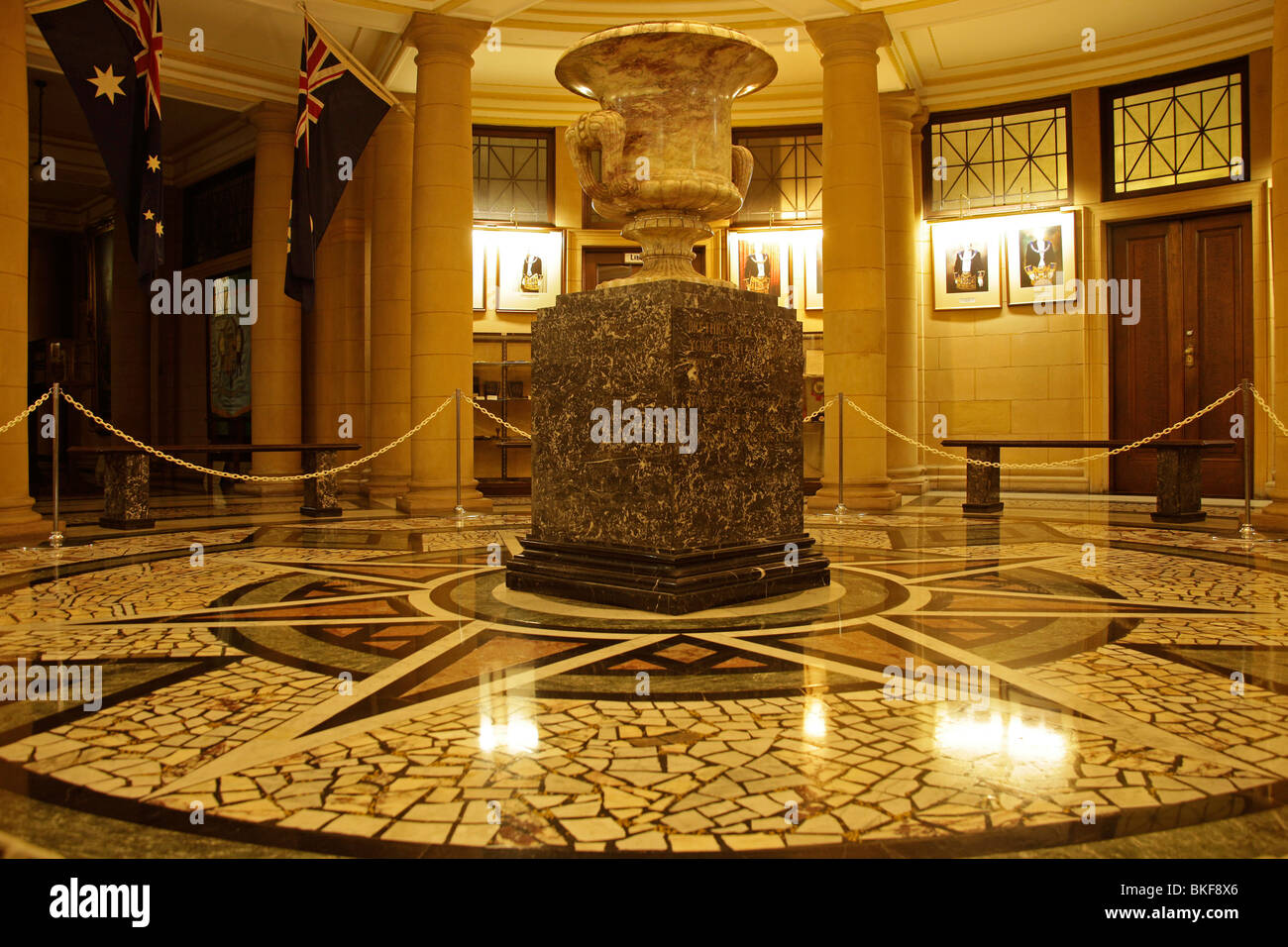 Monument à l'intérieur de la Franc-maçonnerie Ann Street Memorial Centre, siège de l'engin à Brisbane, Queensland, Australie Banque D'Images