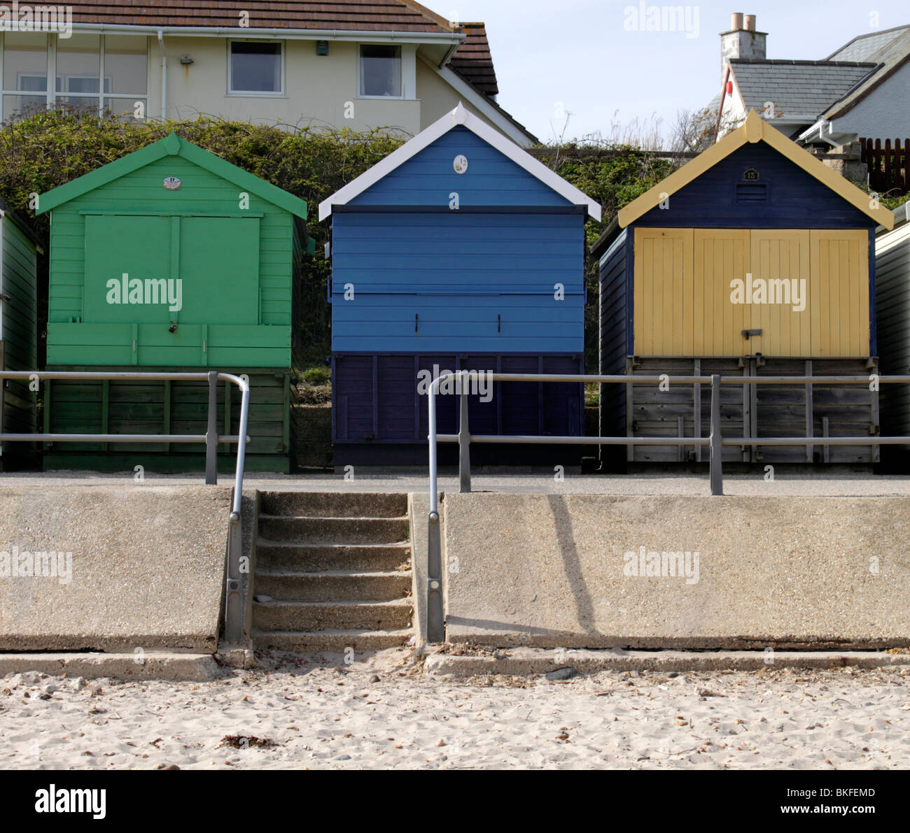 Cabines de plage Plage Avon Christchurch Dorset Banque D'Images