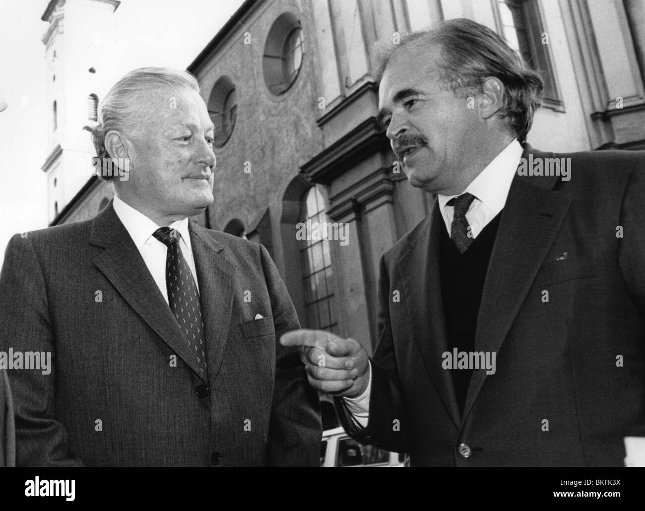 Streibl, Max, 6.1.1932 - 11.12.1998, politicien allemand (CSU), Premier ministre de la Bavière 19.10.1988 - 27.5.1993, avec Peter Gauweiler, Munich, 1992, Banque D'Images