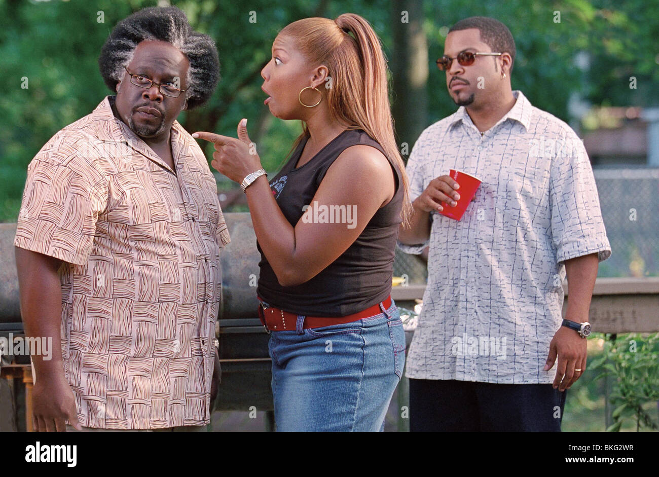 BARBERSHOP 2 : BACK IN BUSINESS (2004) Cedric the Entertainer, Queen  Latifah, ICE CUBE BBS2 001-21 Photo Stock - Alamy