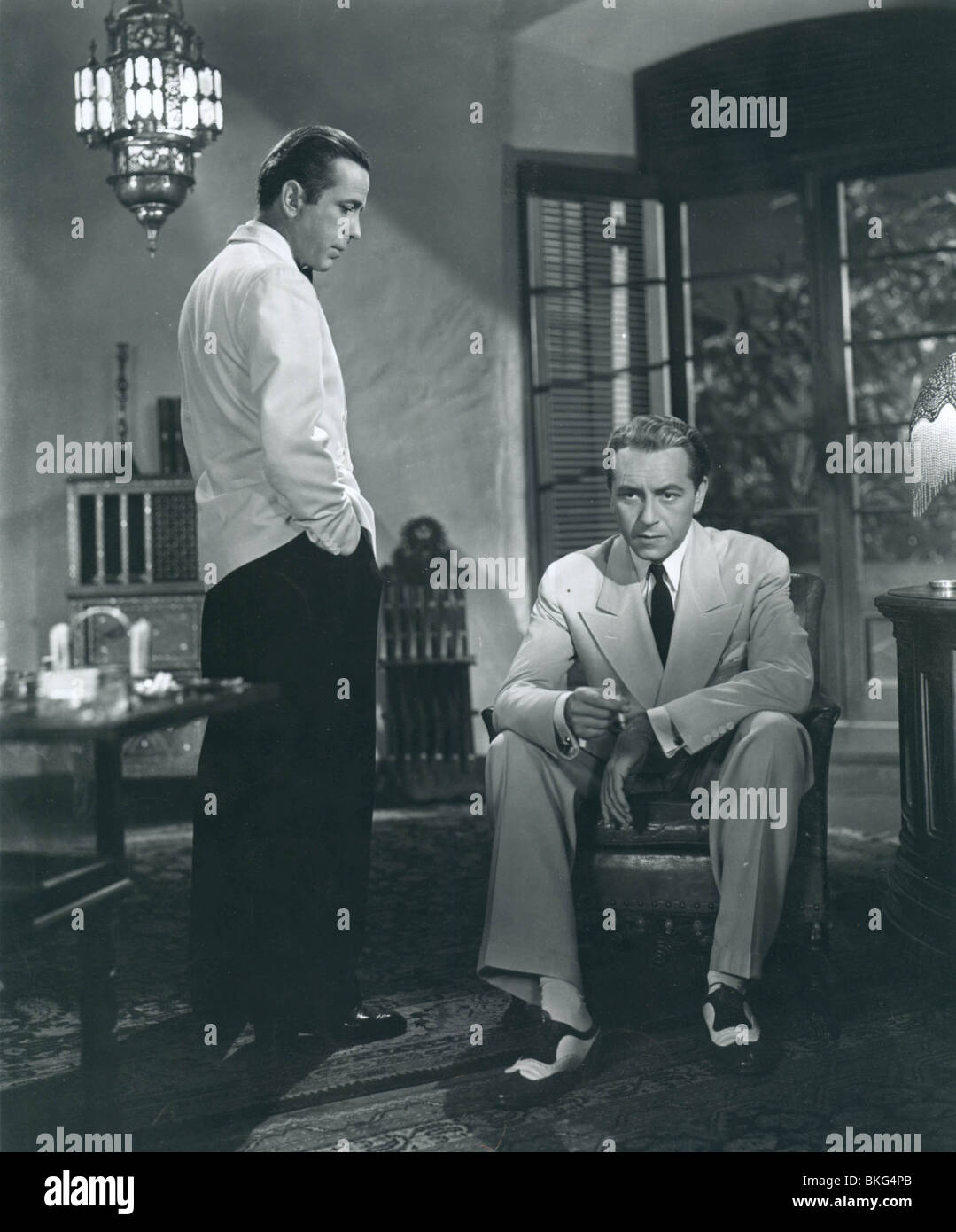 CASABLANCA (1942), Humphrey Bogart, PAUL HENREID AR 049P Banque D'Images