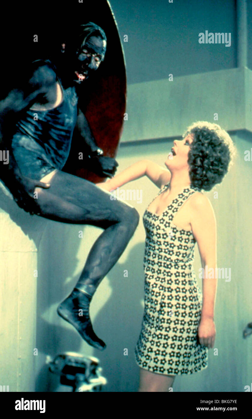 Médecin en difficulté (1970) LESLIE PHILLIPS, ANGELA AZOUZ DIT 008 Banque D'Images