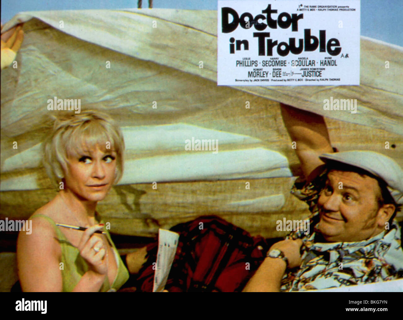 Médecin en difficulté (1970) JANET MAHONEY, HARRY SECOMBE DIT 015 Banque D'Images