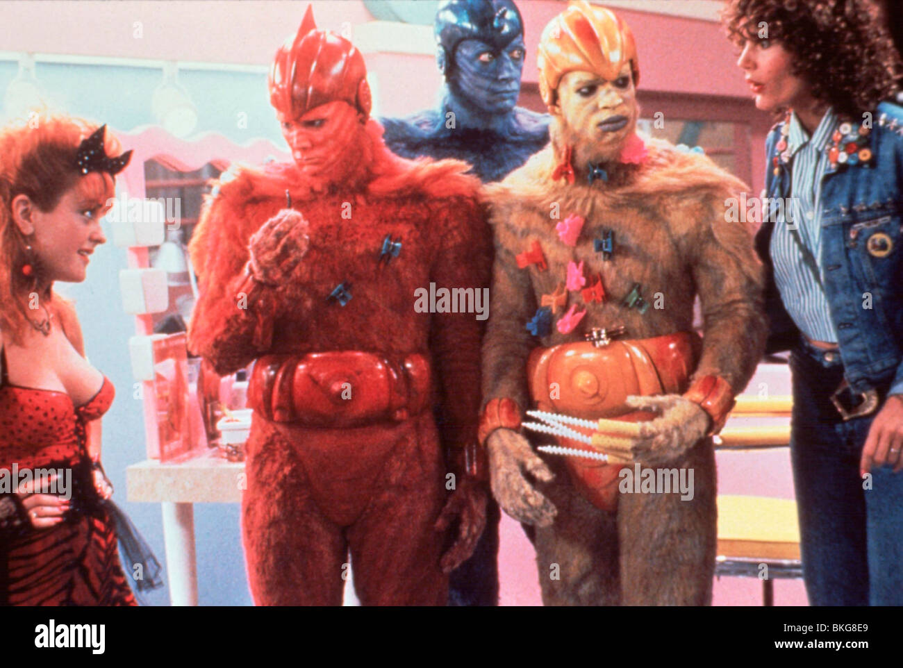 Les Filles de la terre sont faciles (1988) JULIE BROWN, JIM CARREY, Jeff Goldblum, DAMON WAYANS, Geena Davis GEE 004 Banque D'Images