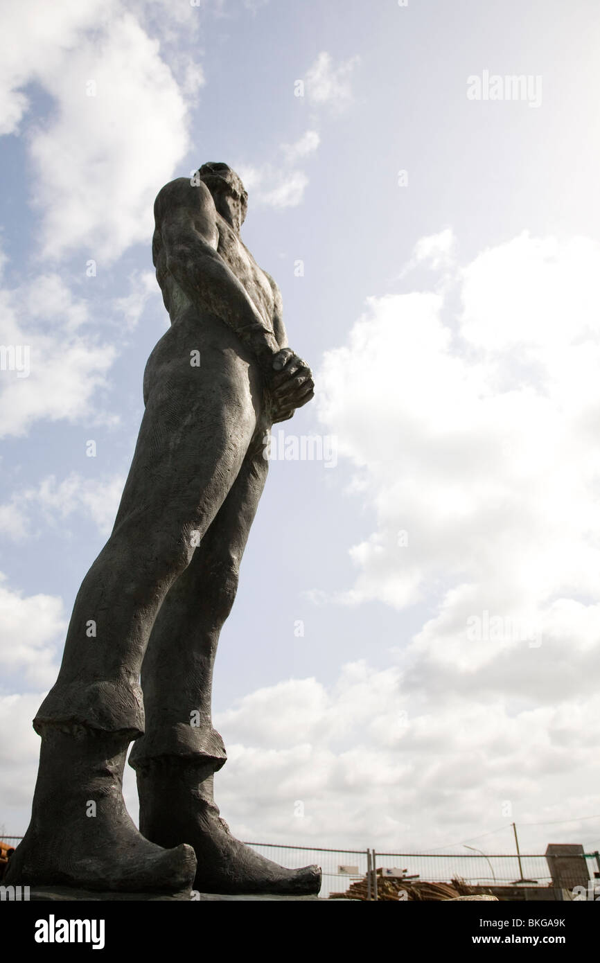 Une statue de la pirate Klaus Stoertebeker dans Grasbrook, Hambourg, Allemagne. Banque D'Images