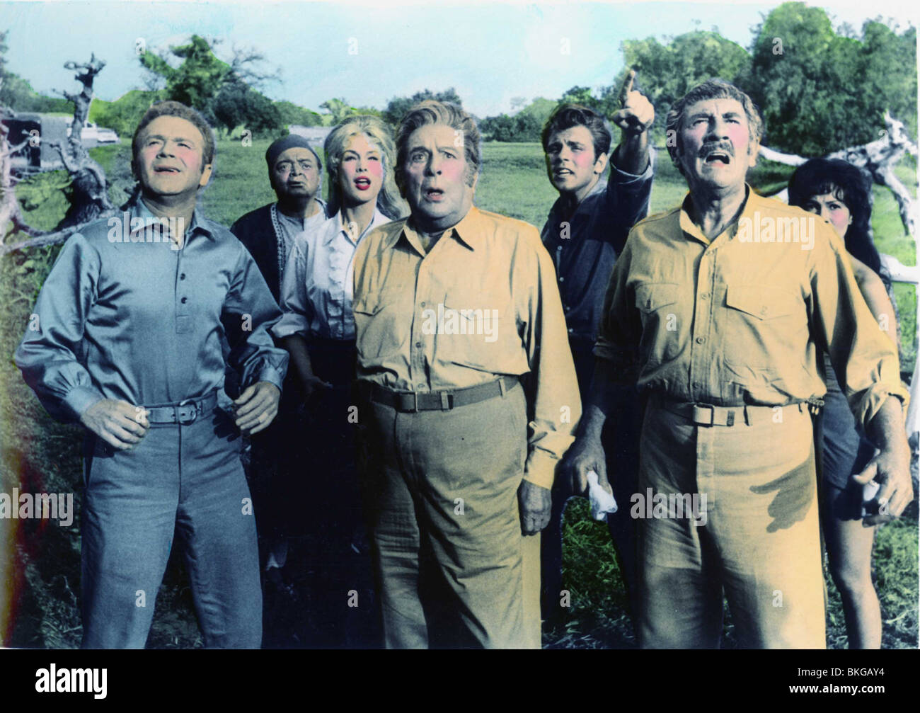 Cinq semaines en ballon (1962), boutons rouges, Peter Lorre, BARBARA EDEN, Fabian, RICHARD HAYDN, Barbara Luna, FWIB FOH 003 Banque D'Images