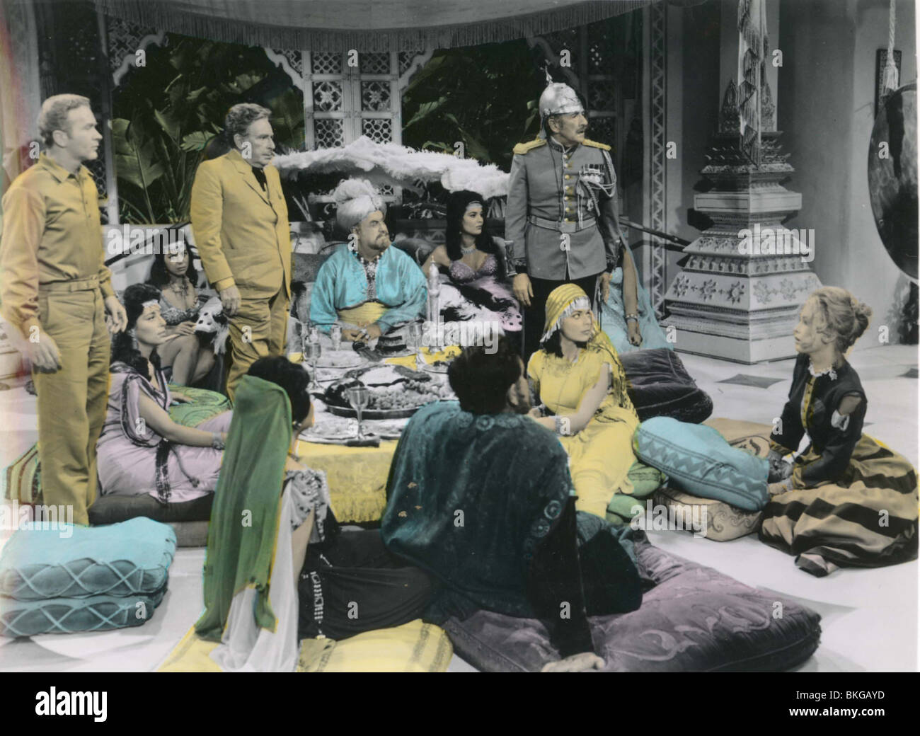 Cinq semaines en ballon (1962), boutons rouges, RICHARD HAYDN, BARBARA EDEN 008FWIB LA RÉGIE Banque D'Images