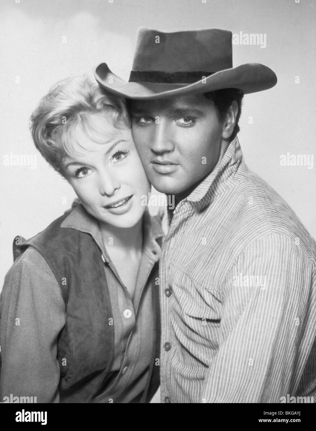 FLAMING STAR (1960) BARBARA EDEN, ELVIS PRESLEY GMF 001 L Banque D'Images