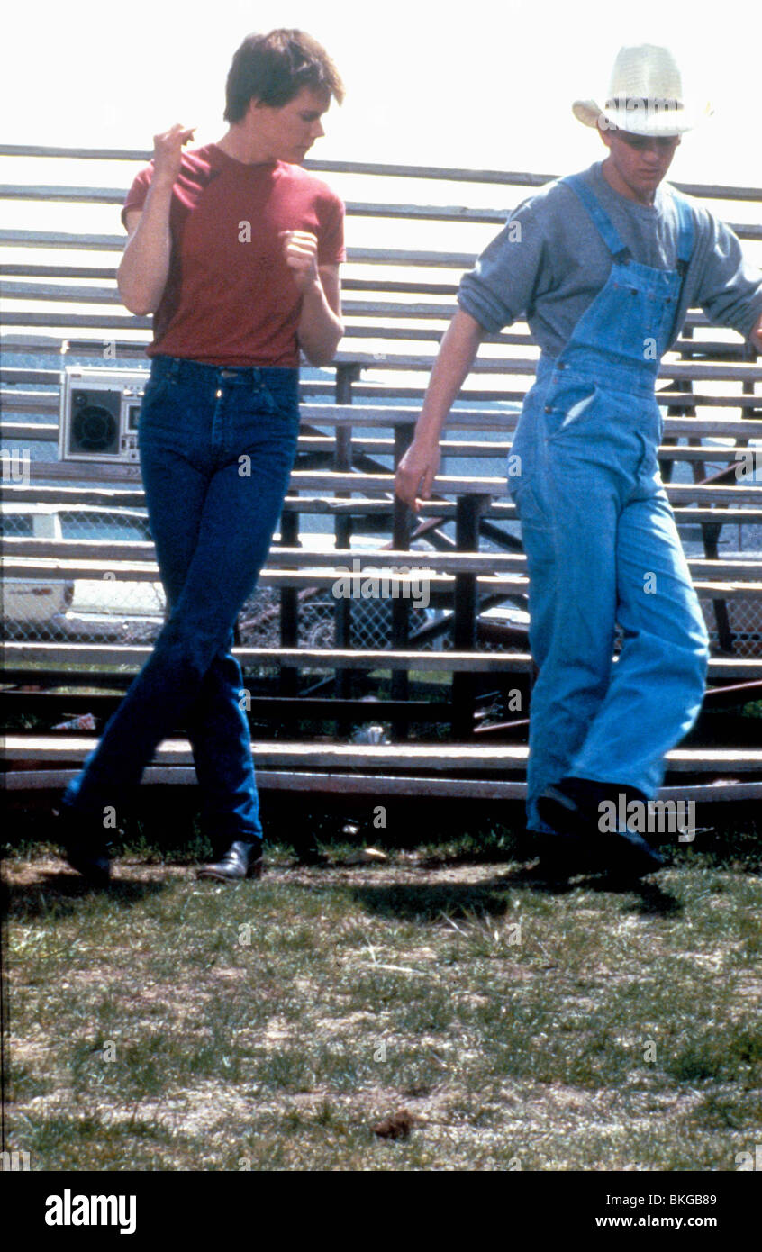 FOOTLOOSE (1984) Kevin Bacon, CHRIS PENN FTL 019 Banque D'Images