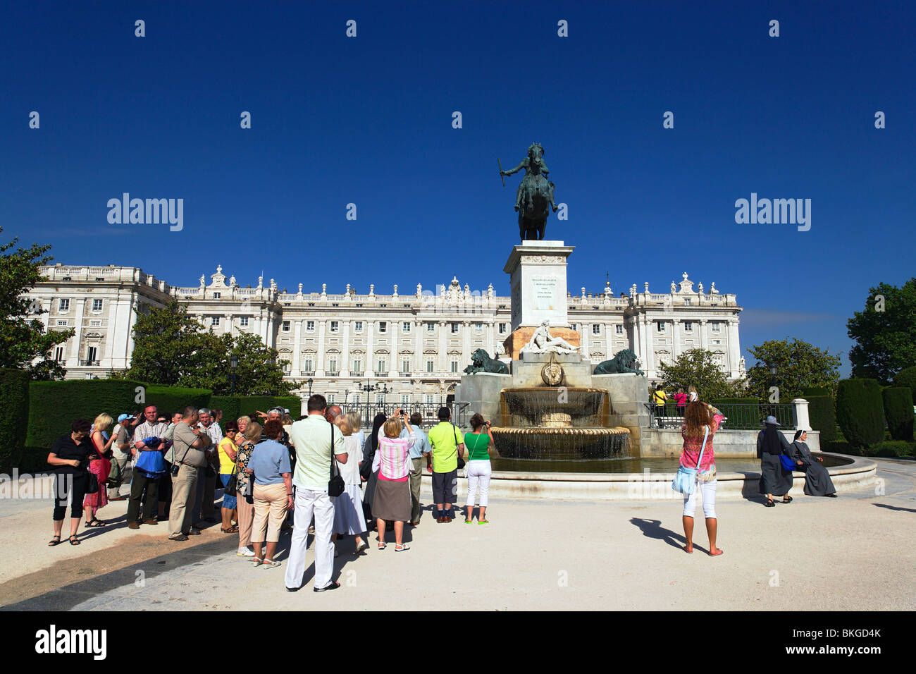 Statue du Roi Philippe IV, Palacio Real de Madrid, Madrid, Espagne Banque D'Images