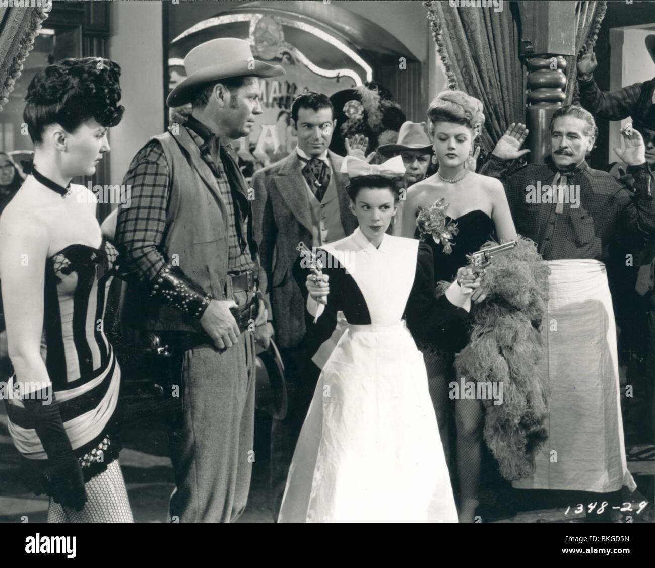 L'HARVEY Girls (1946) VIRGINIA O'BRIEN, HORACE MCNALLY, Judy Garland, Angela Lansbury HRVG 007P Banque D'Images