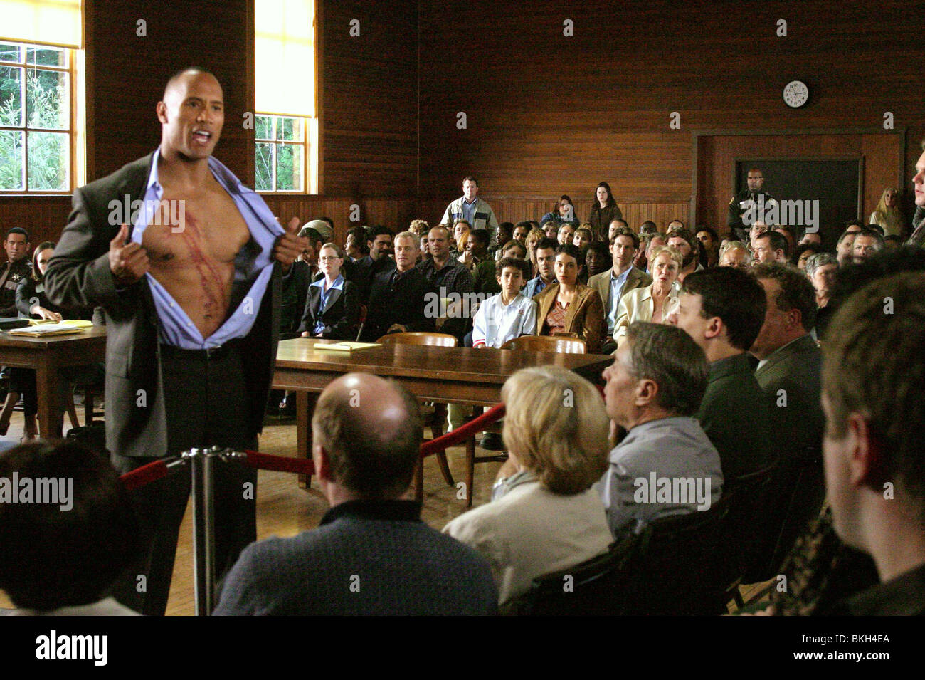 WALKING TALL (2004) Dwayne Johnson (THE ROCK) 001-10 WTLL Banque D'Images