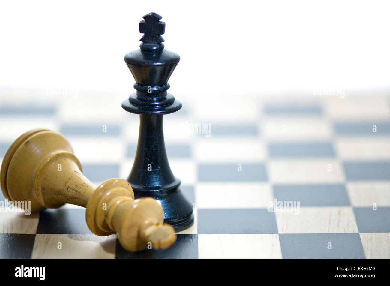 Les échecs. Roi noir 5 victorieux Banque D'Images