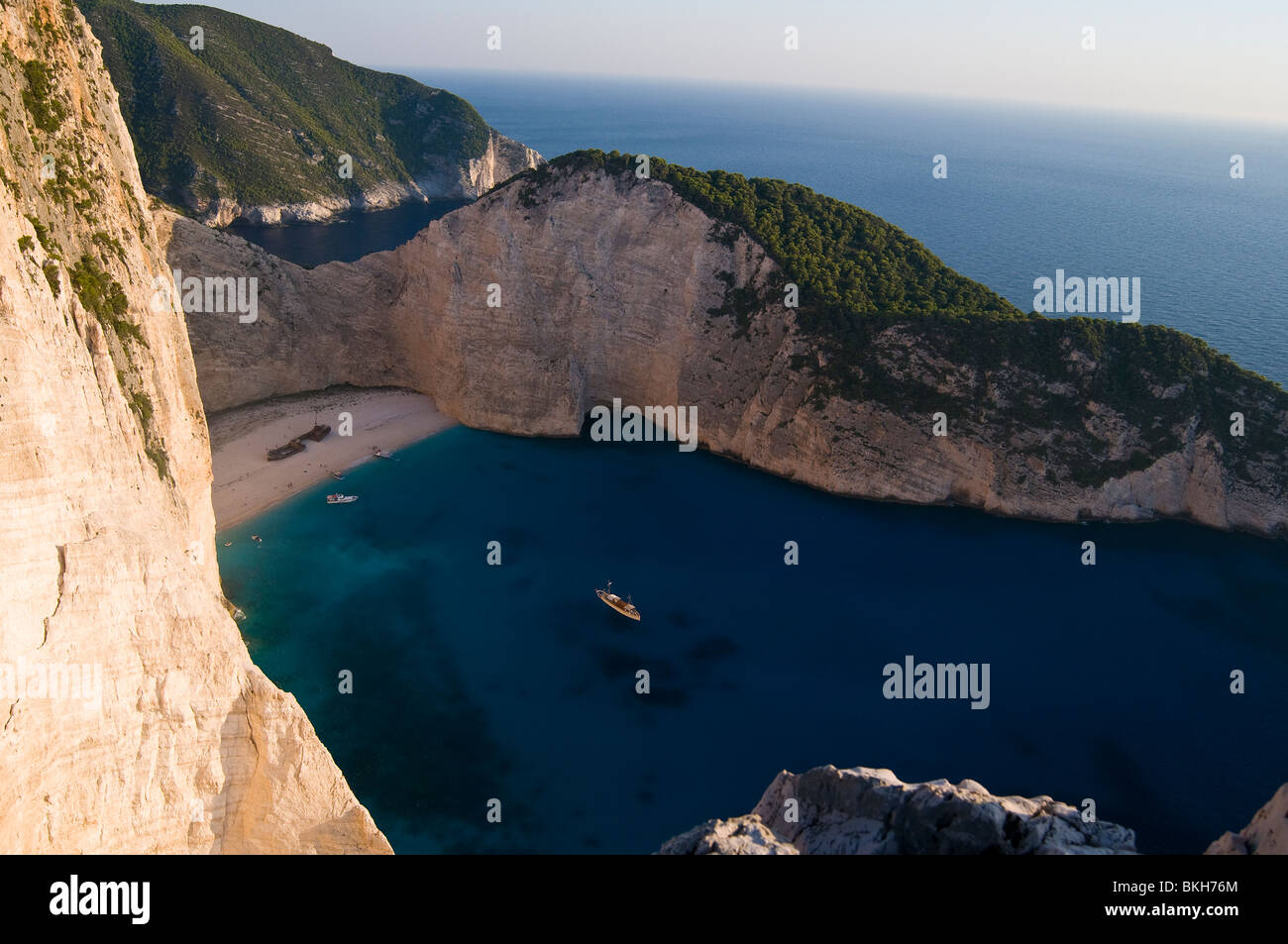 La Grèce, l'île de la mer Ionienne Zante- la célèbre plage de Navagio ''- ' L'épave' Banque D'Images