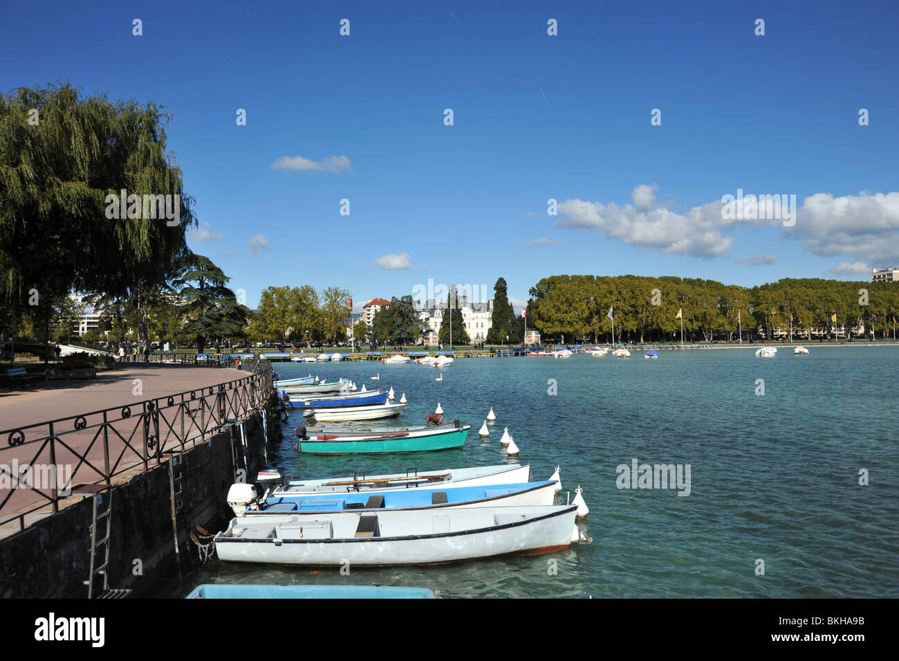 Le lac d'Annecy en Haute Savoie, Rhone Alpes en France Banque D'Images