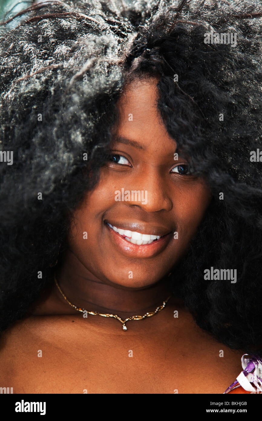 London black model hair Banque de photographies et d'images à haute  résolution - Alamy