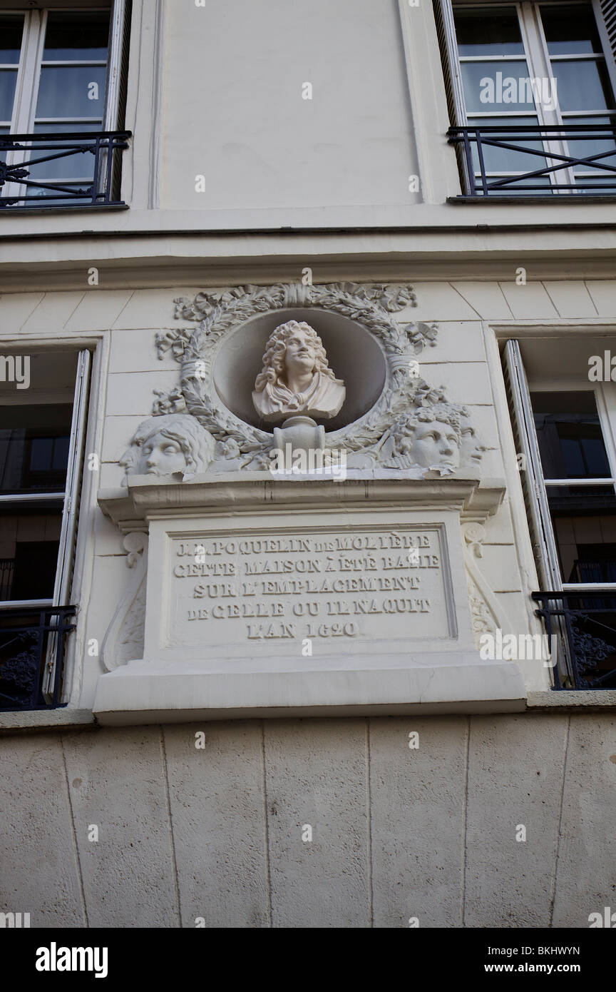Plaque commémorant la position de la chambre que Molière, dramaturge et acteur, a vécu, Les Halles, Paris, France Banque D'Images