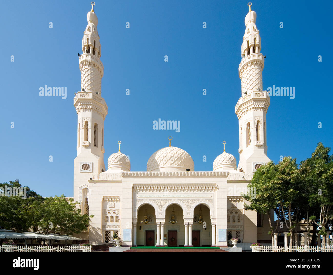 Porte d'entrée ou façade de la mosquée de Jumeirah à Dubaï, Émirats arabes unis, ÉMIRATS ARABES UNIS Banque D'Images