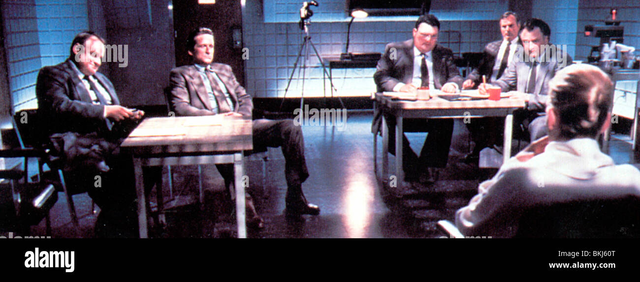 BASIC INSTINCT (1992) GEORGE DZUNDZA, MICHAEL DOUGLAS, WAYNE KNIGHT, CHELCIE ROSS, DENIS ARNDT, SHARON STONE BSI FOH 004 Banque D'Images