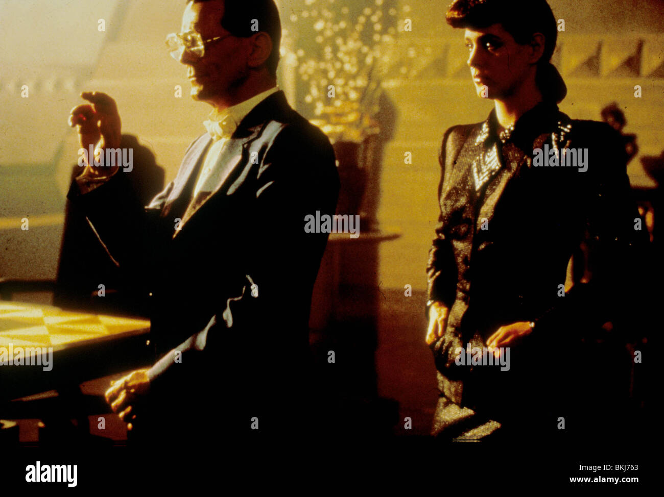 BLADE RUNNER (1982) JOE TURKEL, SEAN YOUNG BRNR 114 Banque D'Images