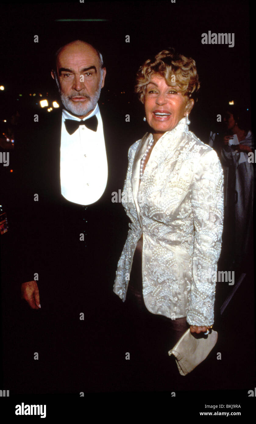Micheline roquebrune and sean connery Banque de photographies et d ...