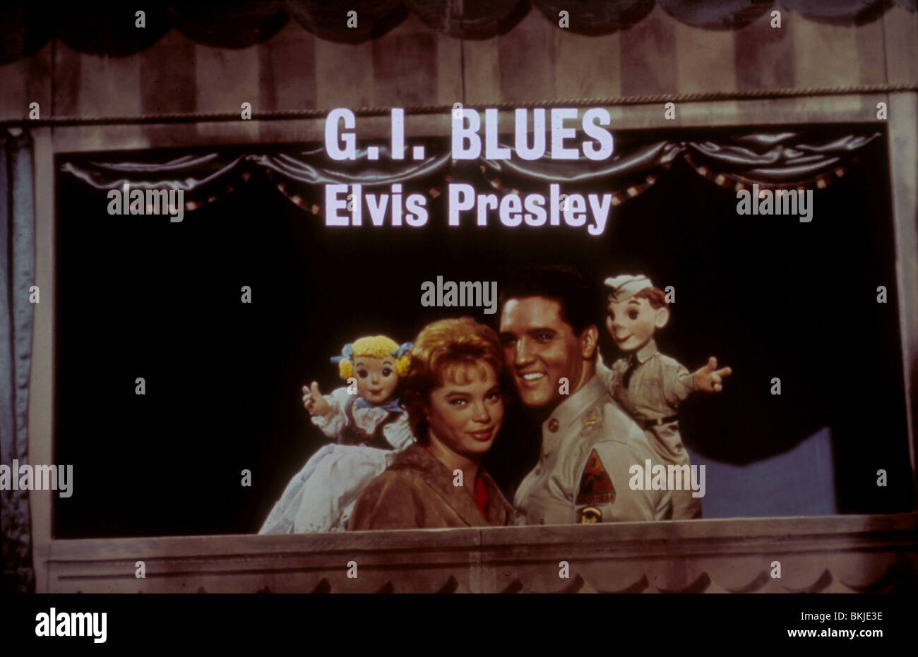 G.I. BLUES (1960) JULIET PROWSE, ELVIS PRESLEY GIB 026 L Banque D'Images