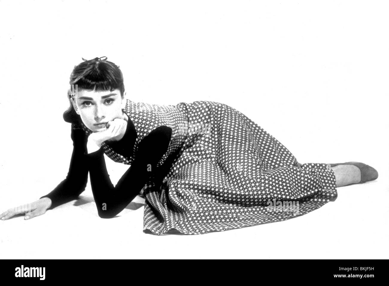 AUDREY HEPBURN O/S 'SABRINA FAIR' (1954) AUH 019 Banque D'Images