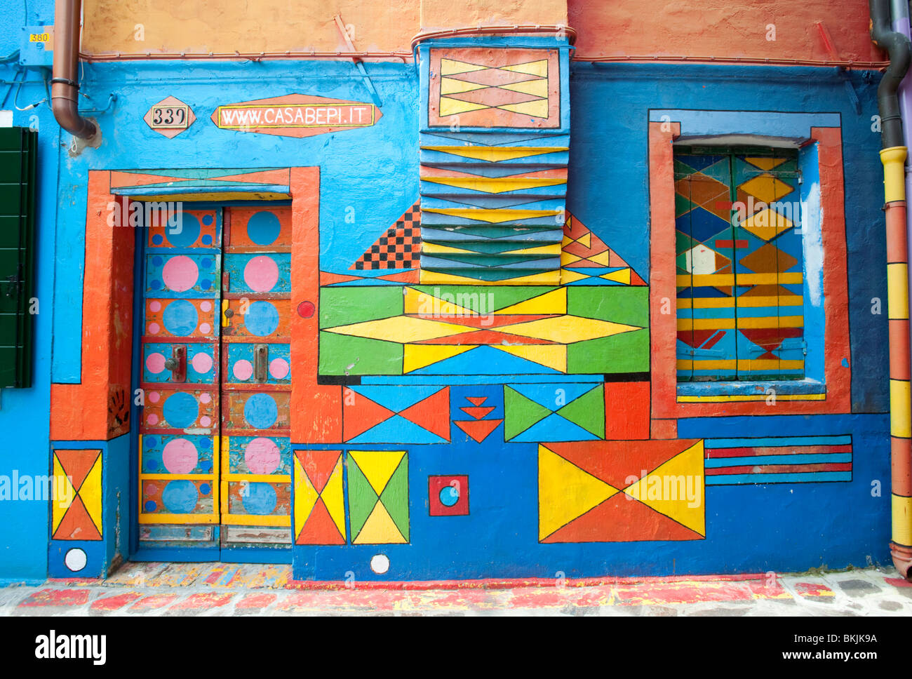 Maison colorée dans village de Burano près de Venise en Italie Banque D'Images