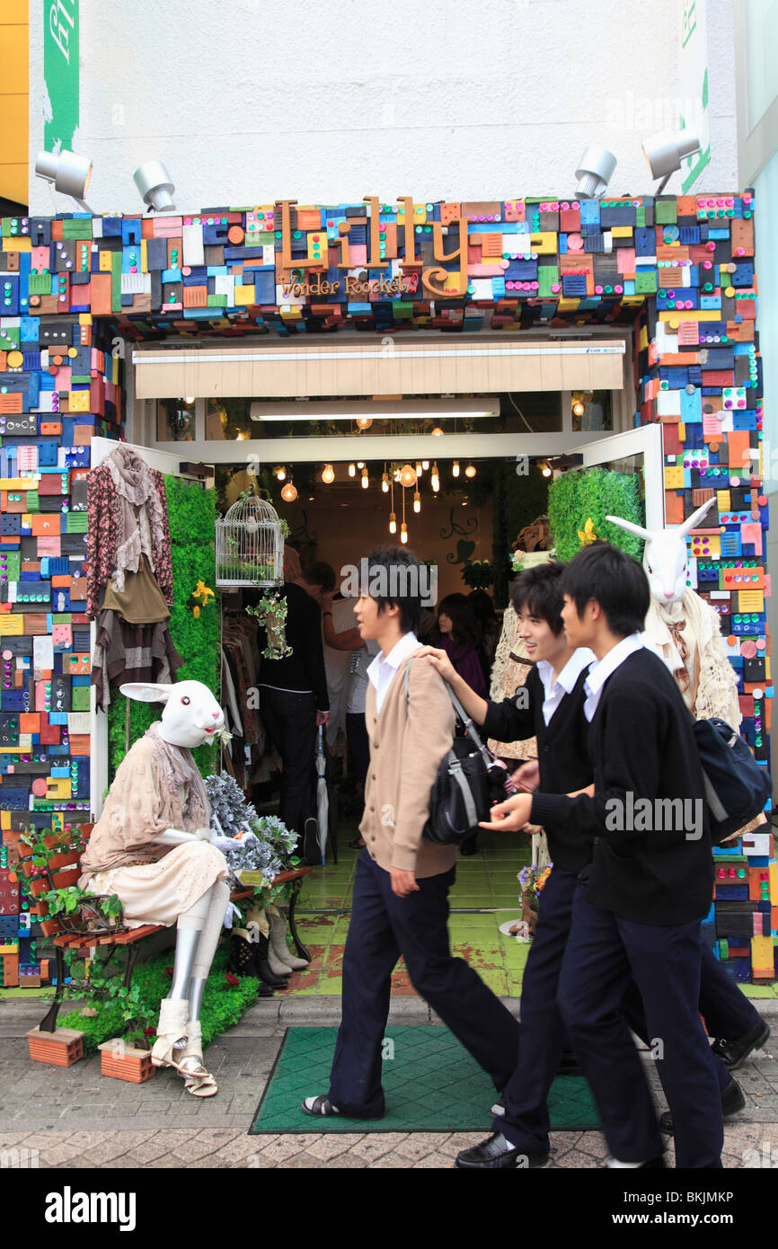 Takeshita Dori, une rue piétonne qui est un haut lieu de la culture de la jeunesse et de la mode, Harajuku, Tokyo, Japon, Asie Banque D'Images