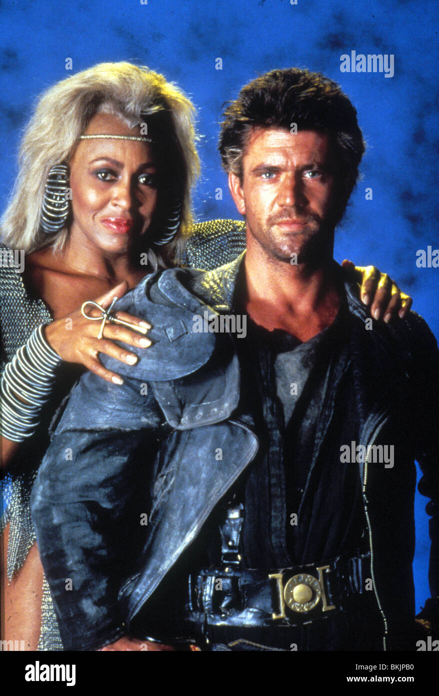 MAD MAX BEYOND THUNDERDOME (1985) ALT MAD MAX 3 Mel Gibson, Tina Turner,  George Miller (DIR), GEORGE OGILVIE (DIR) MX3 051 Photo Stock - Alamy