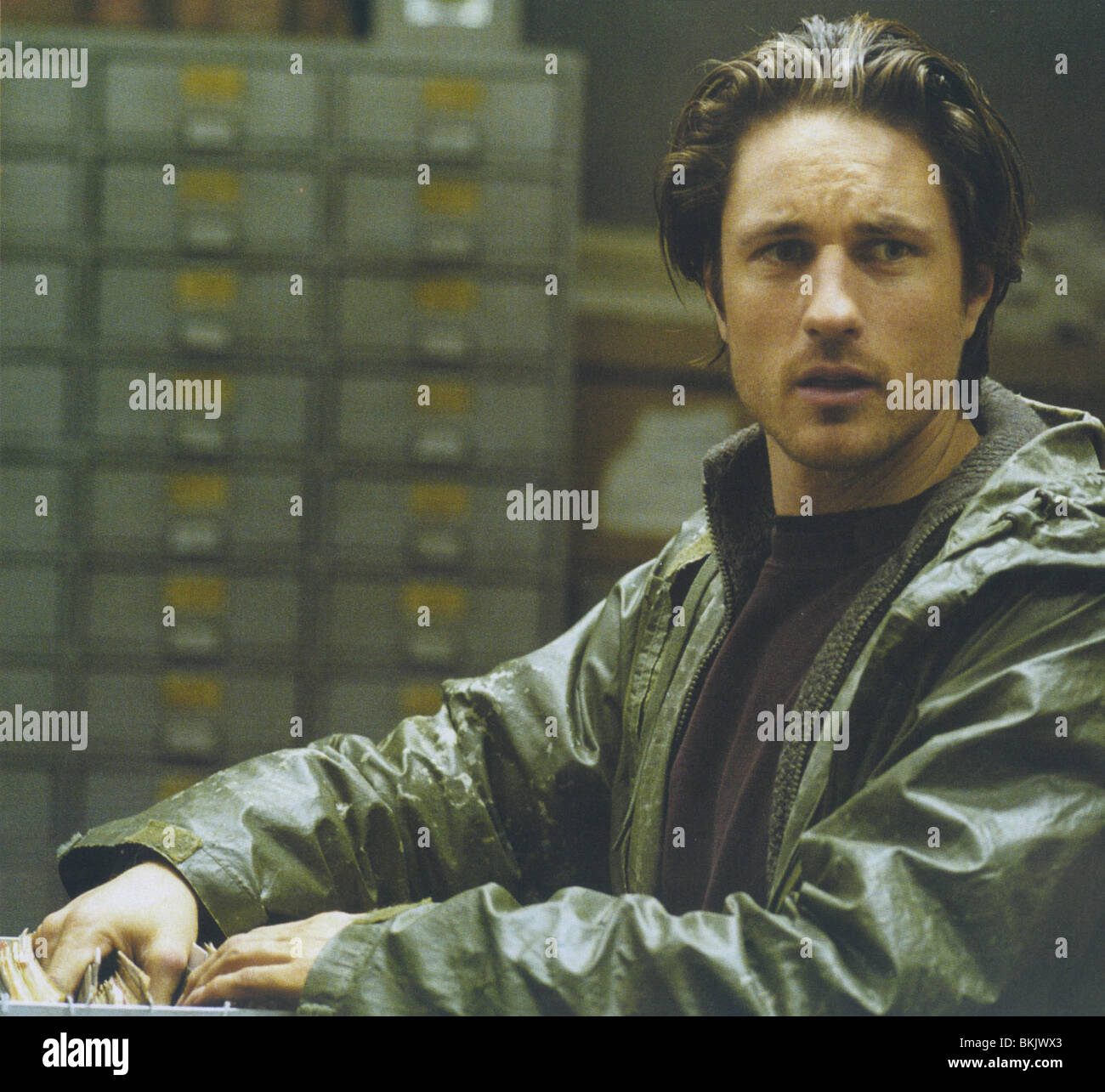 L'ANNEAU (2002) MARTIN HENDERSON RING 001L Banque D'Images