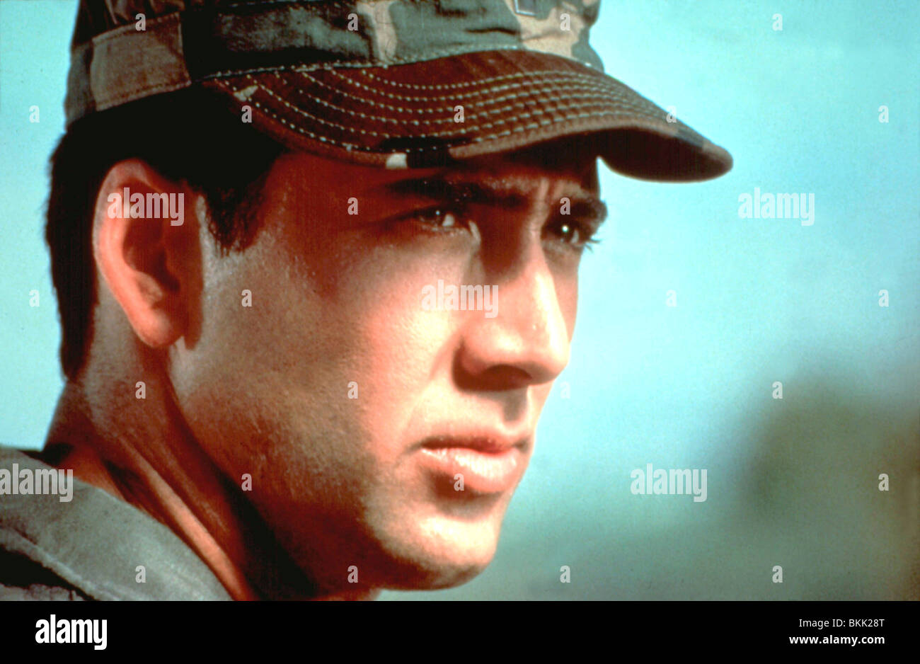 Les ailes de l'APACHE (1990) FIRE BIRDS (ALT) NICOLAS CAGE AMO1 028 Banque D'Images