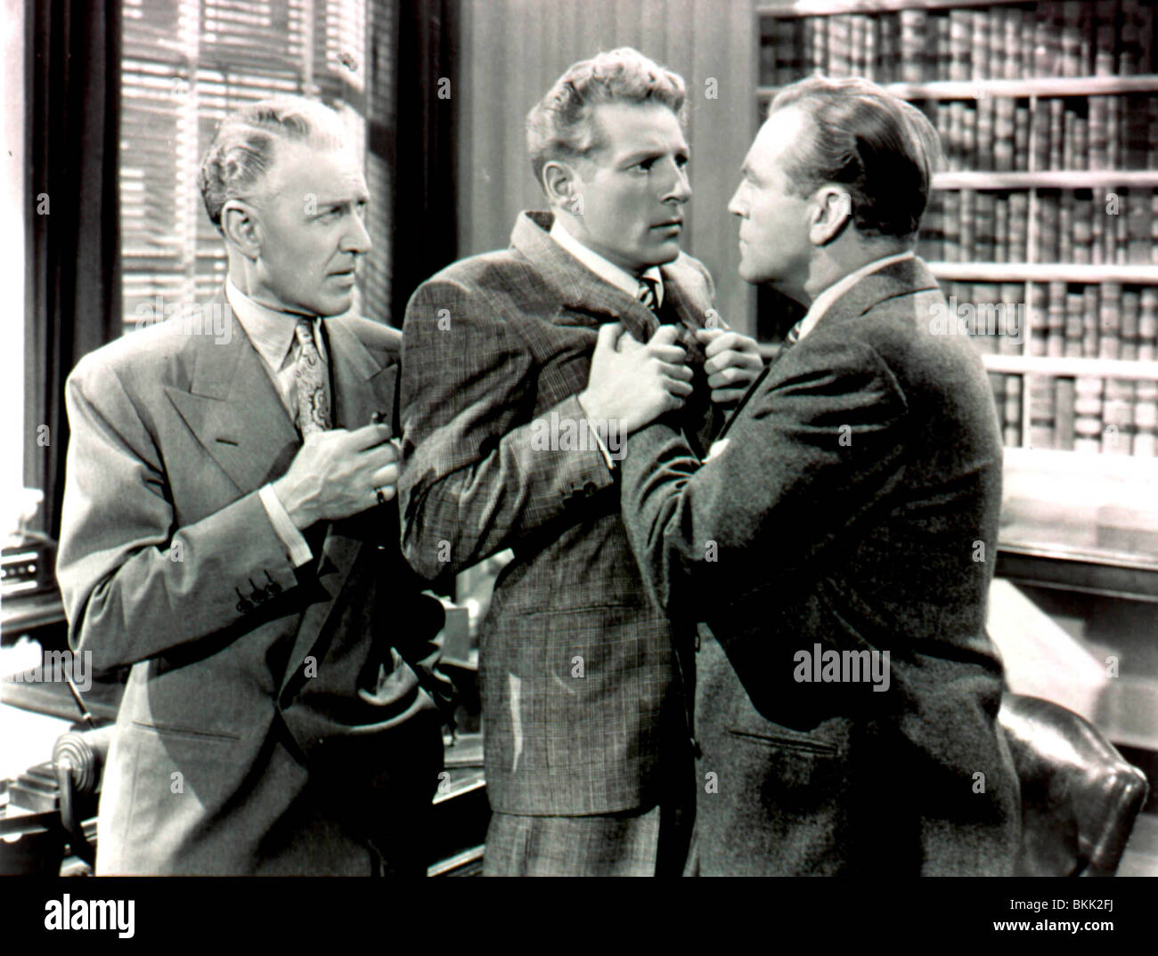 WONDER MAN (1945), Otto Kruger, Danny Kaye, Steve COCHRAN TWMN 004 Banque D'Images