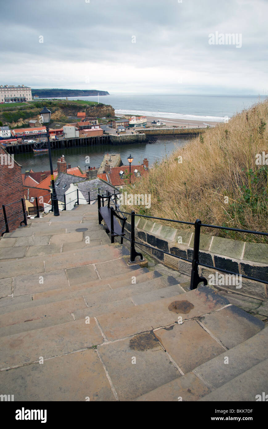 Whitby, North Yorkshire UK Harbour Maisons Étapes Banque D'Images