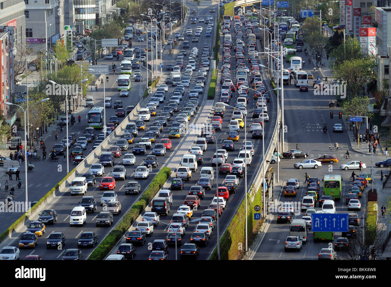 Embouteillage dans le centre de Pékin, Chine. 30-AVR-2010 Banque D'Images