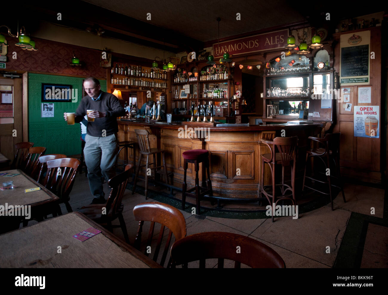 La nouvelle ruche, un authentique pub à bière traditionnelle à Bradford, West Yorkshire. Banque D'Images