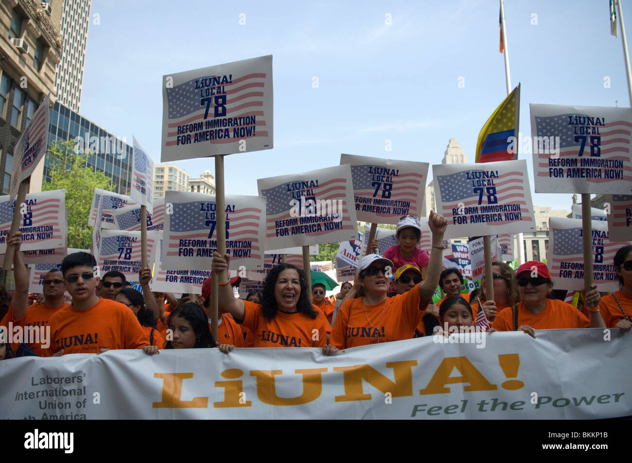 Les membres de l'Union, les immigrants et leurs partisans manifestent contre le projet de loi de l'Arizona SB 1070 dans le Lower Manhattan à New York Banque D'Images