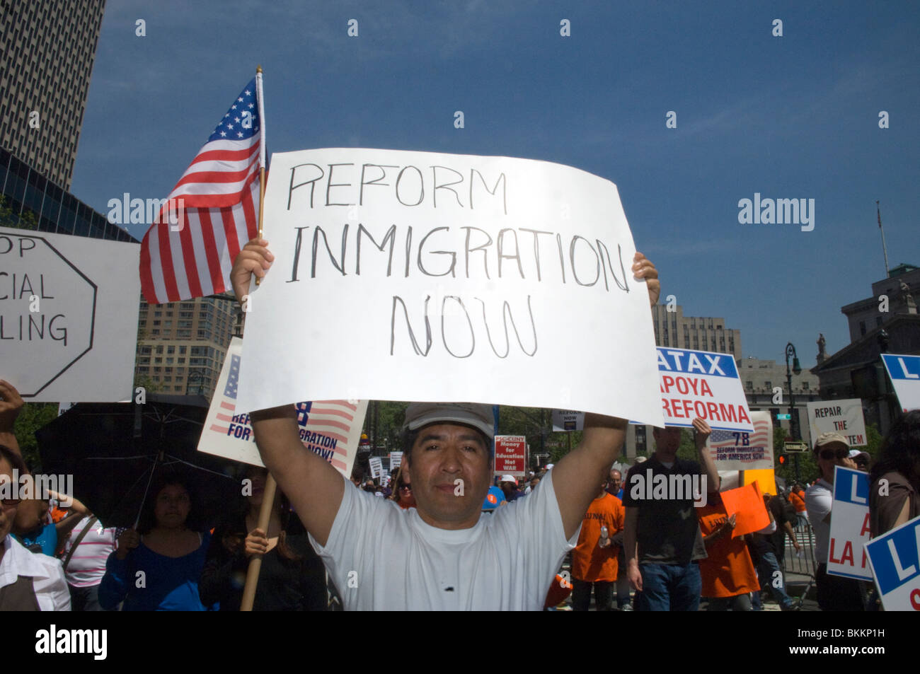 Les membres de l'Union, les immigrants et leurs partisans manifestent contre le projet de loi de l'Arizona SB 1070 dans le Lower Manhattan à New York Banque D'Images