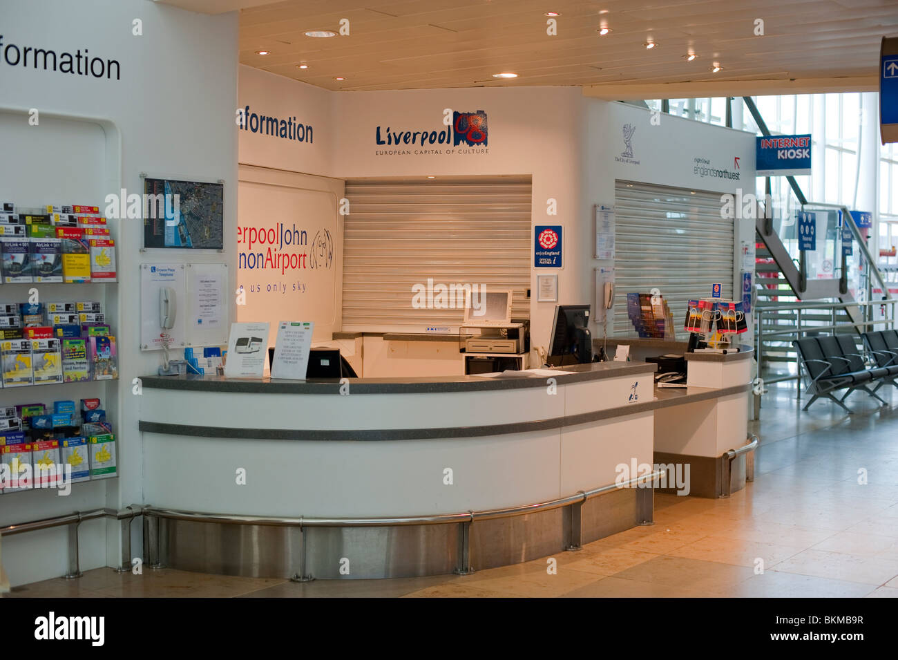 Airport information desk Banque de photographies et d’images à haute