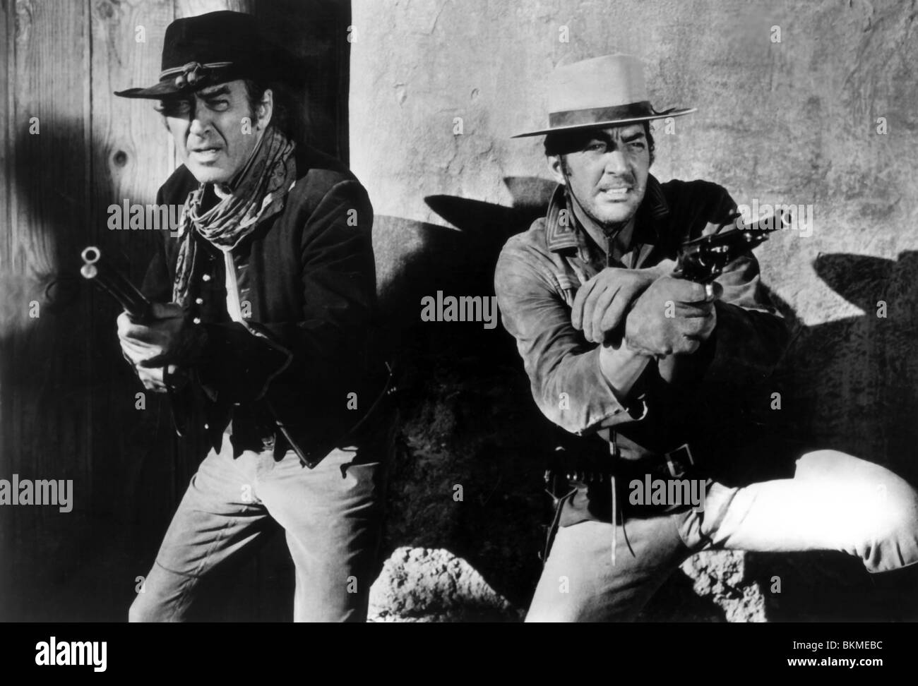 BANDOLERO (1968) JAMES STEWART, Dean Martin, Andrew V MCLAGLEN (DIR) BDOL 002P Banque D'Images