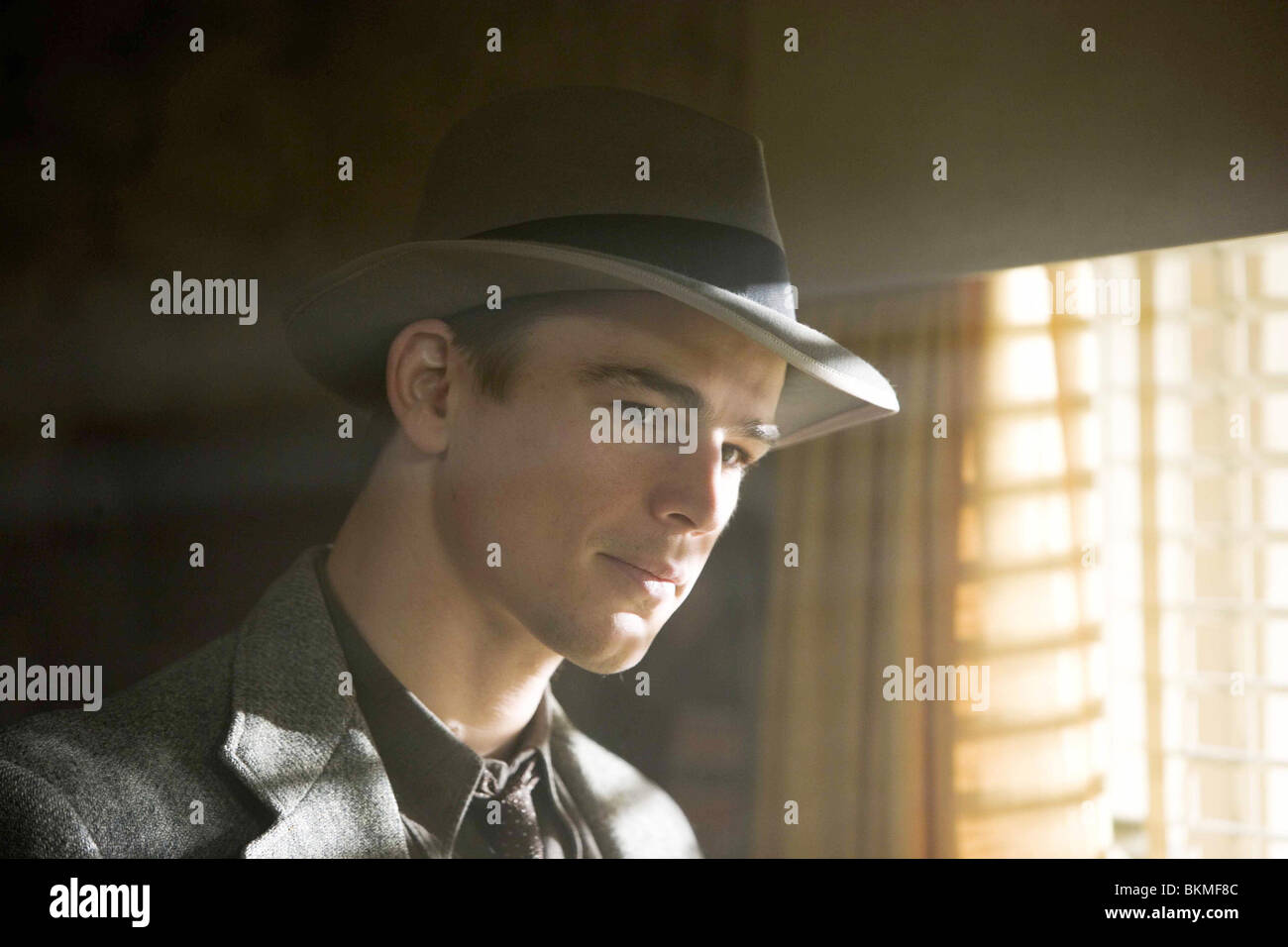 Le DAHLIA NOIR (2006) JOSH HARTNETT BDAH 001-04 Banque D'Images