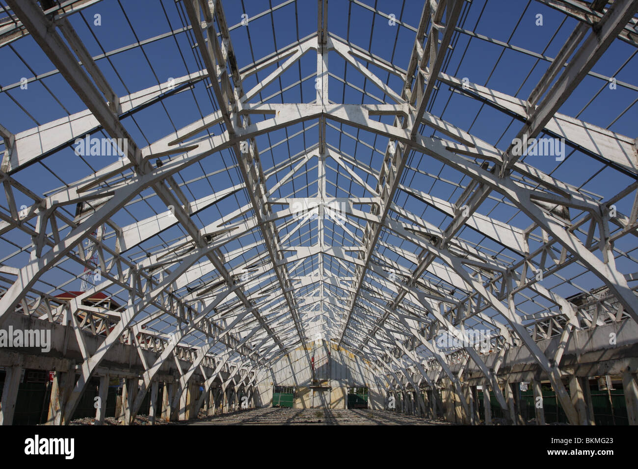 L'intérieur de la marché de l'art déco à Kampot, Cambodge, construite pendant l'époque coloniale française Banque D'Images