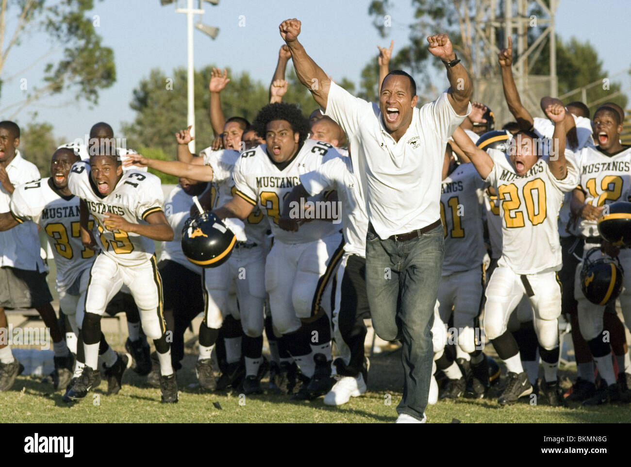 GRIDIRON GANG (2006) Dwayne Johnson (THE ROCK) GDIR 001-13 Banque D'Images