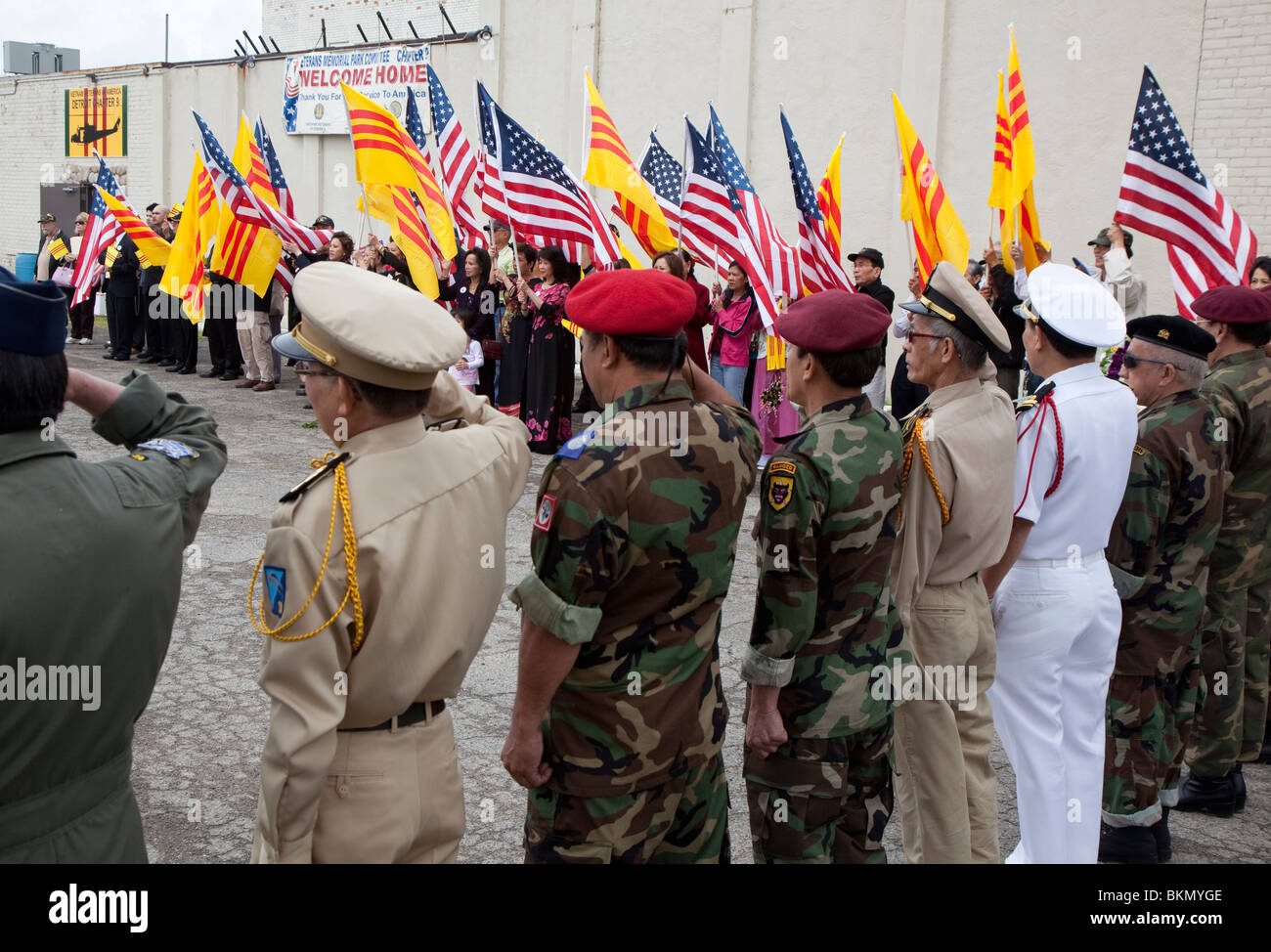 Les Vietnamiens et les Américains Mark 35e anniversaire de la chute de Saigon Banque D'Images