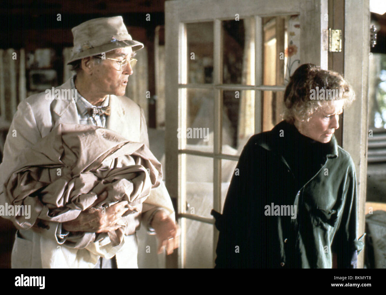 ON GOLDEN POND (1981) Henry Fonda, KATHARINE HEPBURN OGP 033 ITC ANNONCES SEULEMENT L Banque D'Images