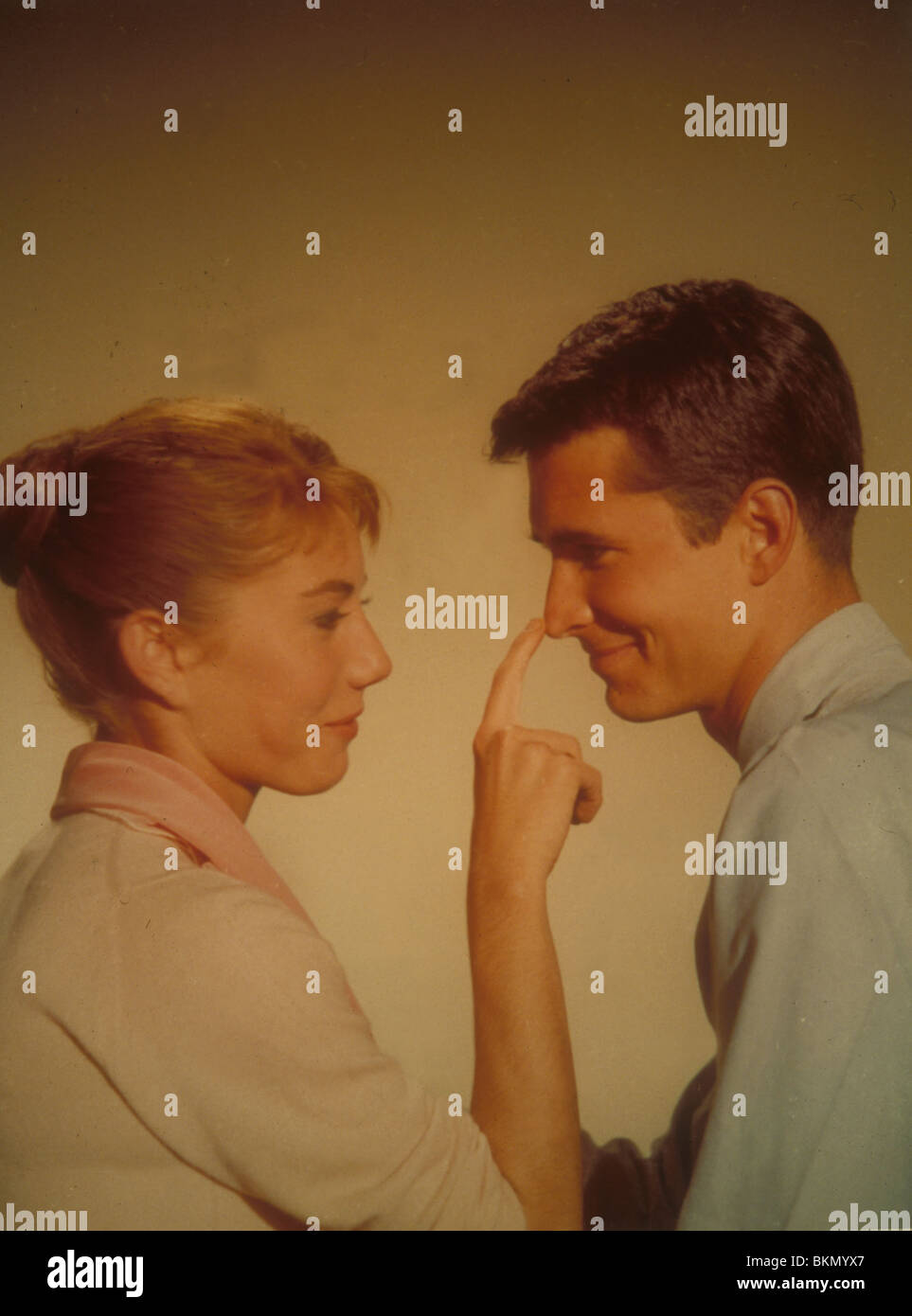 Sur la plage (1959) DONNA ANDERSON, ANTHONY PERKINS OTBH 008 Banque D'Images
