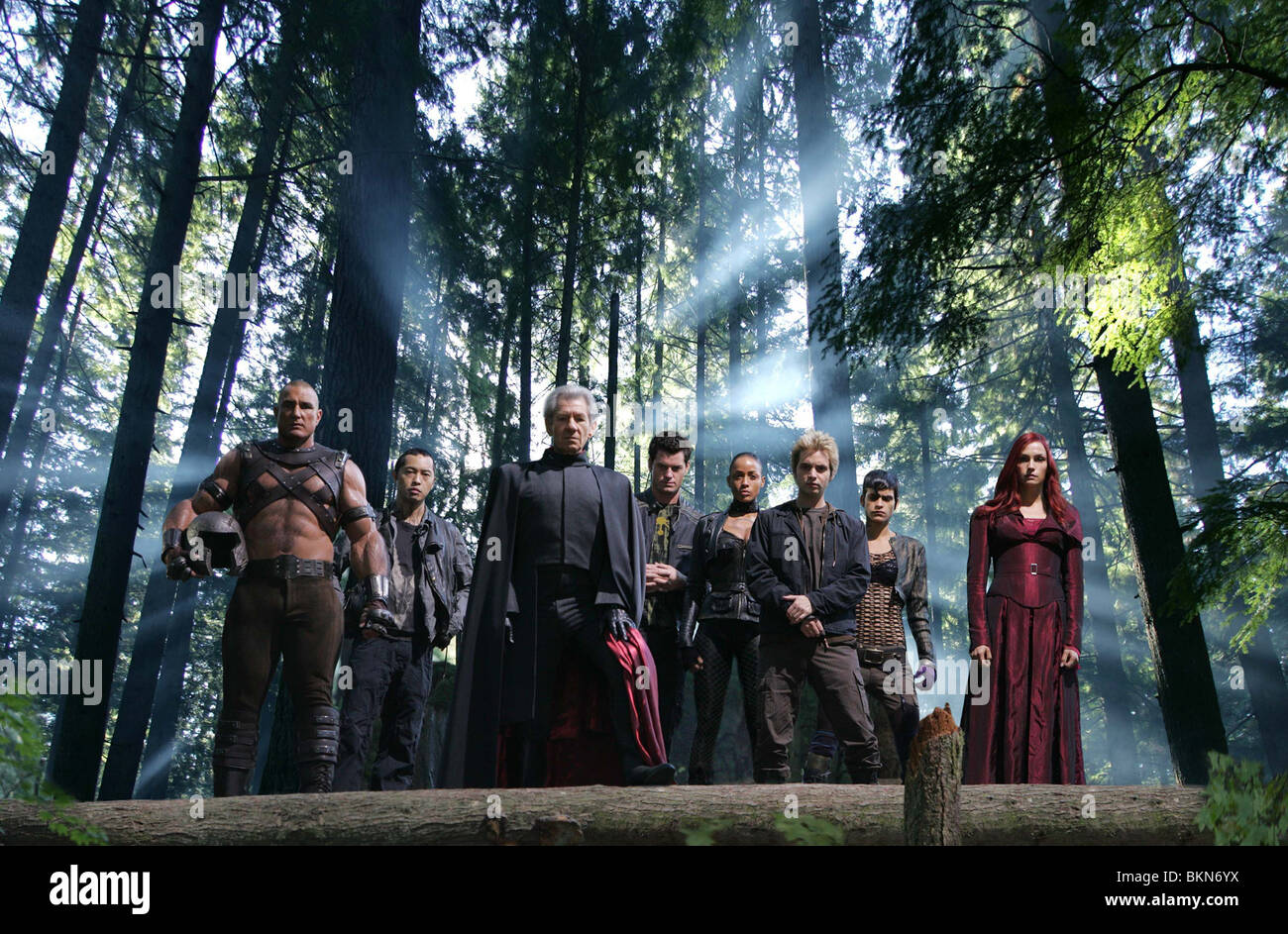 X-Men : THE LAST STAND (2006) X3 (ALT) Vinnie Jones, KEN LEUNG, Ian McKELLEN, ERIC DANE, DANIA RAMIREZ, AARON STANFORD, OMAHYRA, Banque D'Images