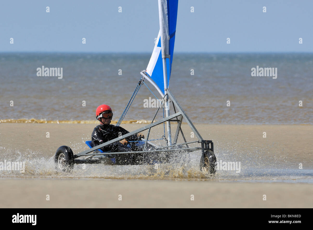 Char à voile / char à voile / char à voile sur la plage de De Panne,  Belgique Photo Stock - Alamy